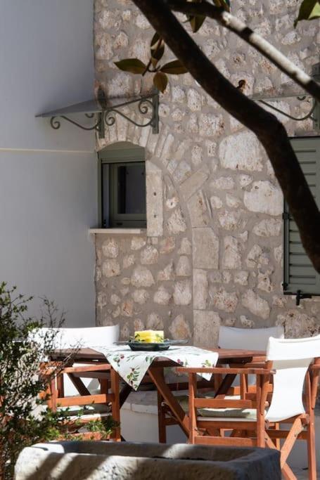 Вілла La Casa Di Bella A Tradional Stone House With Barbecue Karia  Екстер'єр фото