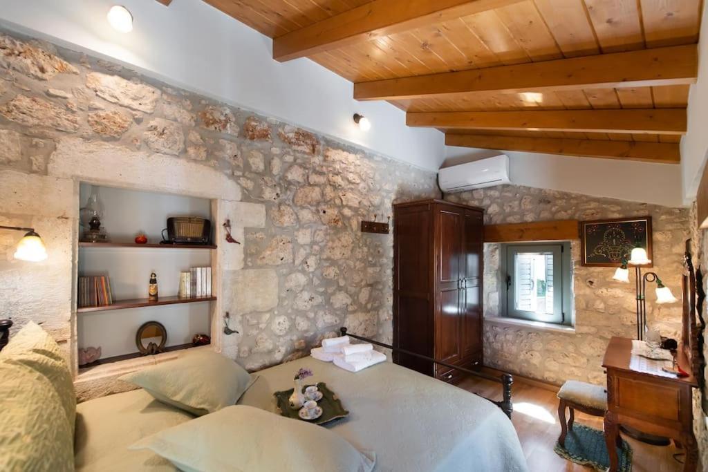 Вілла La Casa Di Bella A Tradional Stone House With Barbecue Karia  Екстер'єр фото